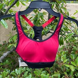 Champion Women’s Red & Black Power Core Racerback Sports Bra Size XS. EUC!